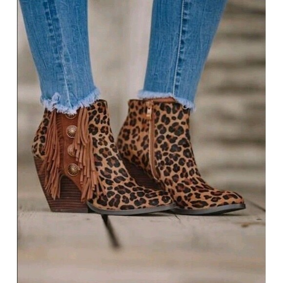 Very Volatile Los Angeles Laine Leopard Fringe booties Women’s Size 7.5 - Picture 1 of 8